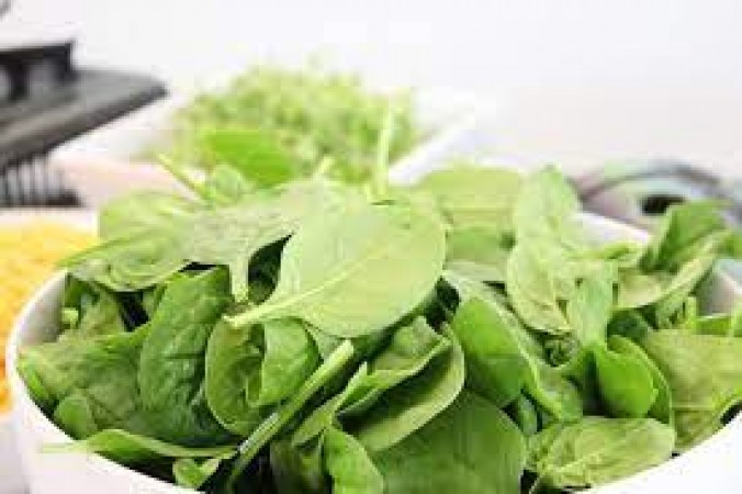 apart-from-health,-spinach-is-also-beneficial-for-skin,-use-it-in-this-way